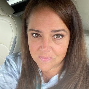 Meet your Posher, Leeann